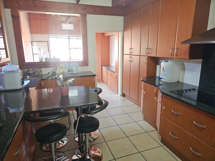 5 Bedroom Property for Sale in Brackenhurst Gauteng