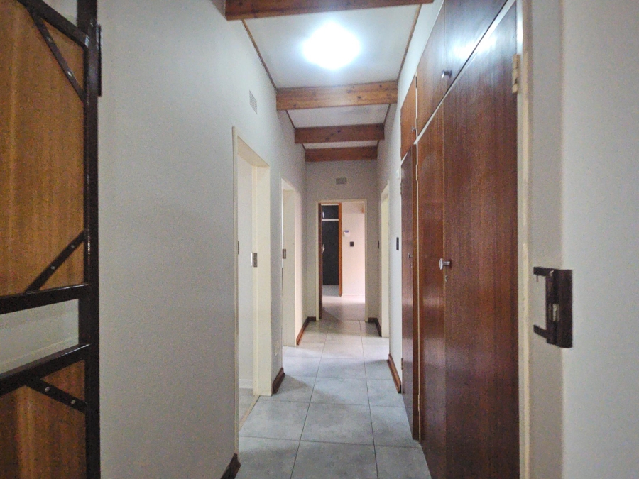 5 Bedroom Property for Sale in Brackenhurst Gauteng