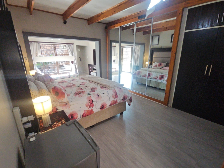 5 Bedroom Property for Sale in Brackenhurst Gauteng