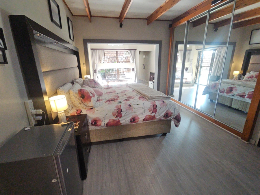 5 Bedroom Property for Sale in Brackenhurst Gauteng