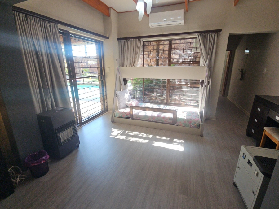 5 Bedroom Property for Sale in Brackenhurst Gauteng