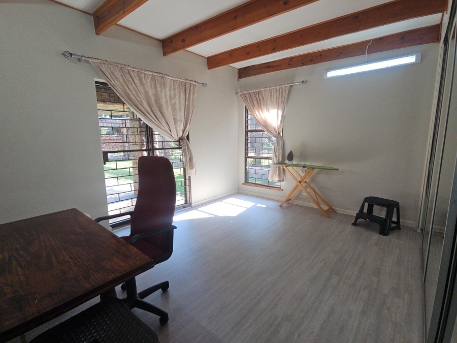 5 Bedroom Property for Sale in Brackenhurst Gauteng