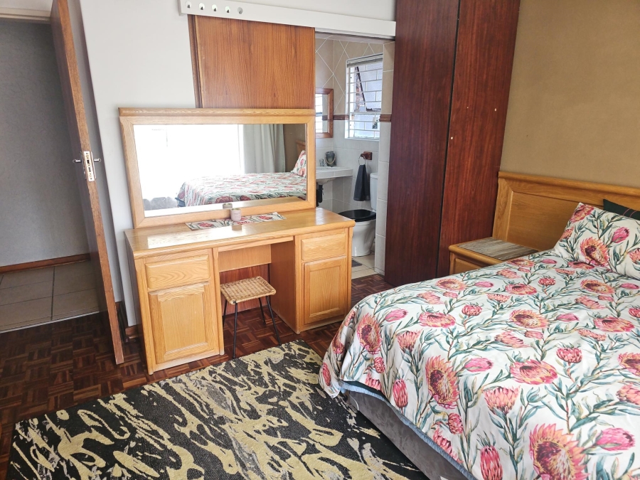 5 Bedroom Property for Sale in Brackenhurst Gauteng