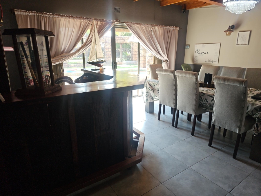5 Bedroom Property for Sale in Brackenhurst Gauteng