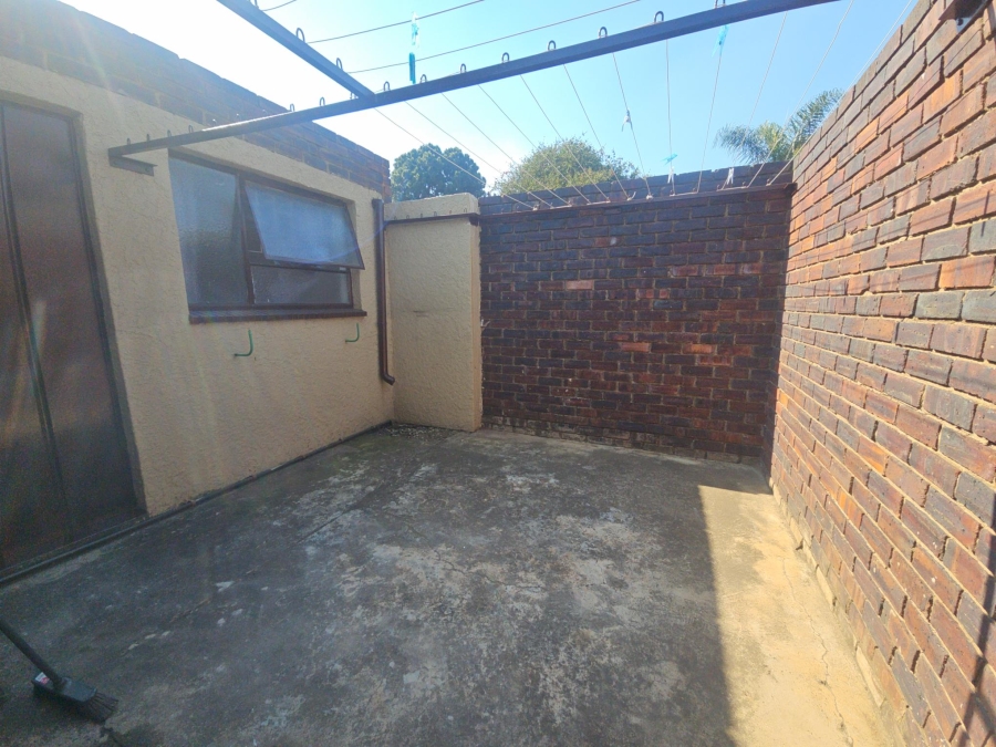 5 Bedroom Property for Sale in Brackenhurst Gauteng