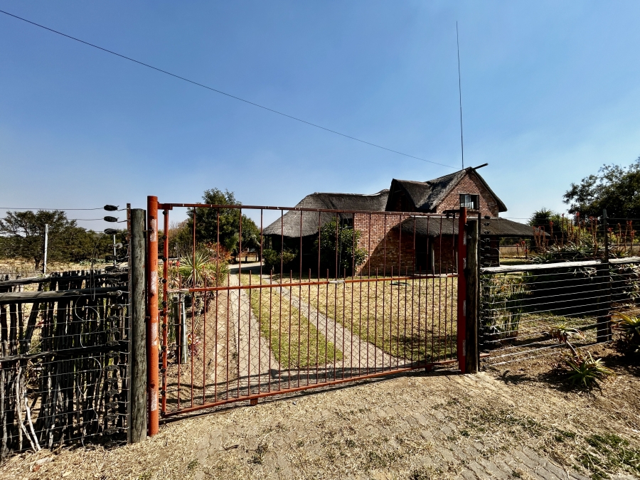 To Let 3 Bedroom Property for Rent in Blue Hills Gauteng
