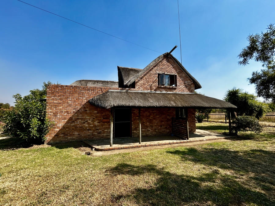 To Let 3 Bedroom Property for Rent in Blue Hills Gauteng