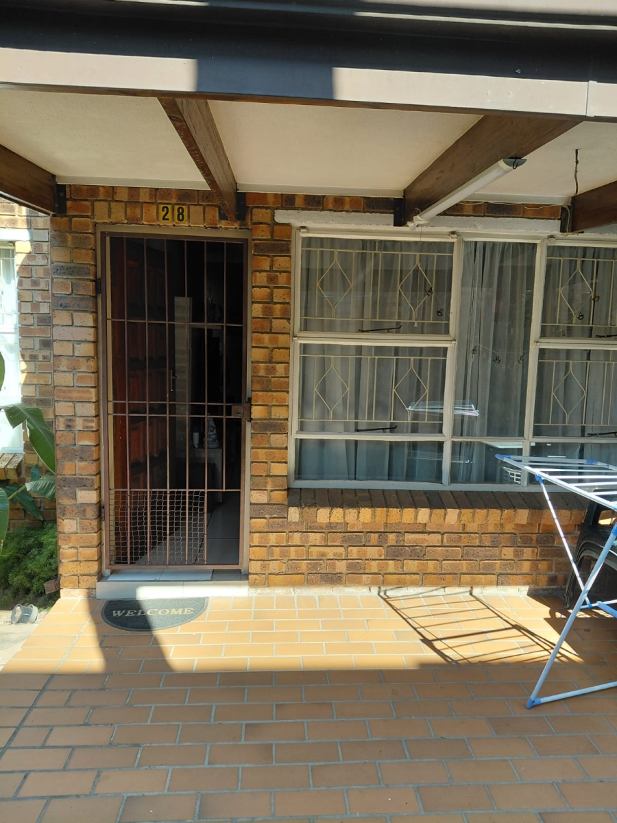 To Let 2 Bedroom Property for Rent in Vorna Valley Gauteng