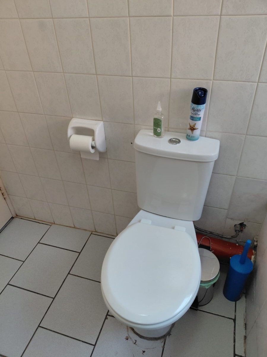 To Let 2 Bedroom Property for Rent in Vorna Valley Gauteng