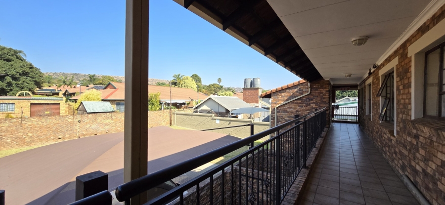2 Bedroom Property for Sale in Magalieskruin Gauteng