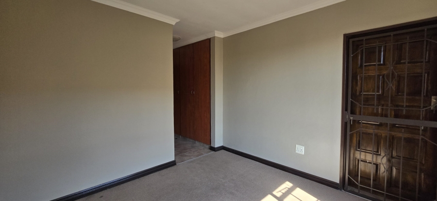 2 Bedroom Property for Sale in Magalieskruin Gauteng