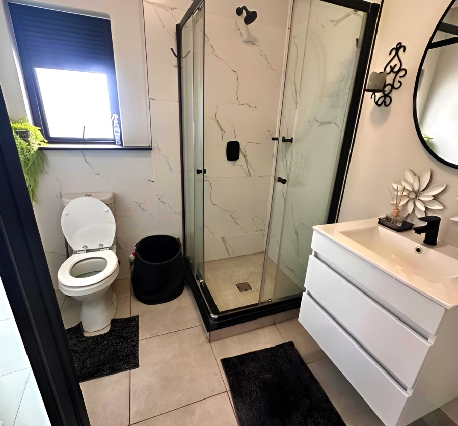 1 Bedroom Property for Sale in Waterfall Gauteng