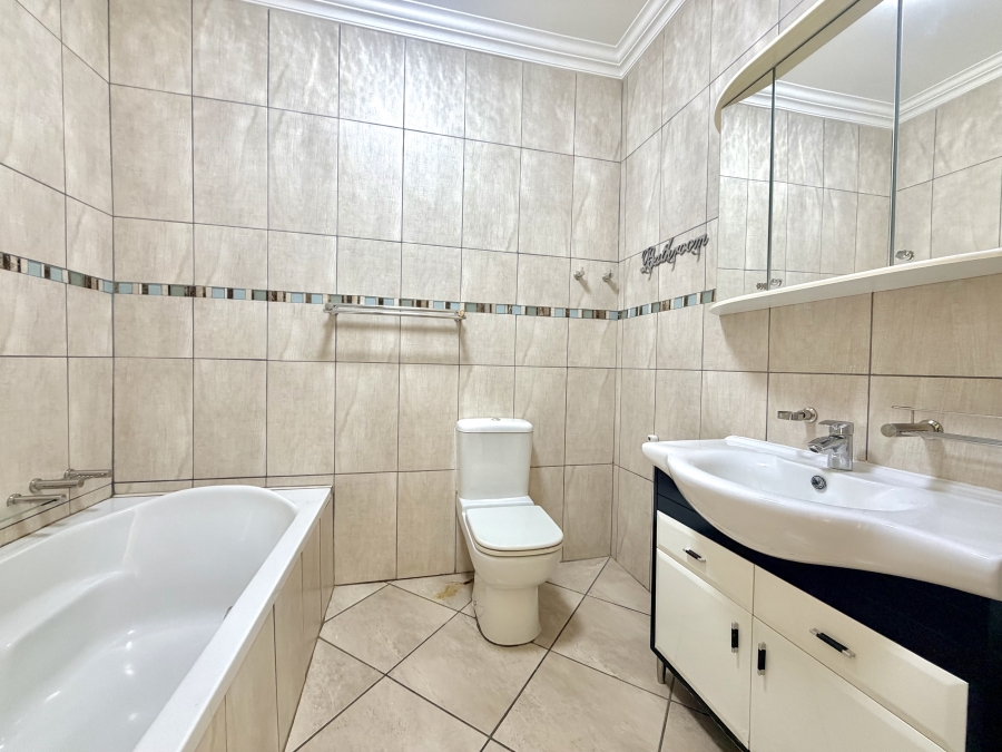 To Let 5 Bedroom Property for Rent in Benoni AH Gauteng