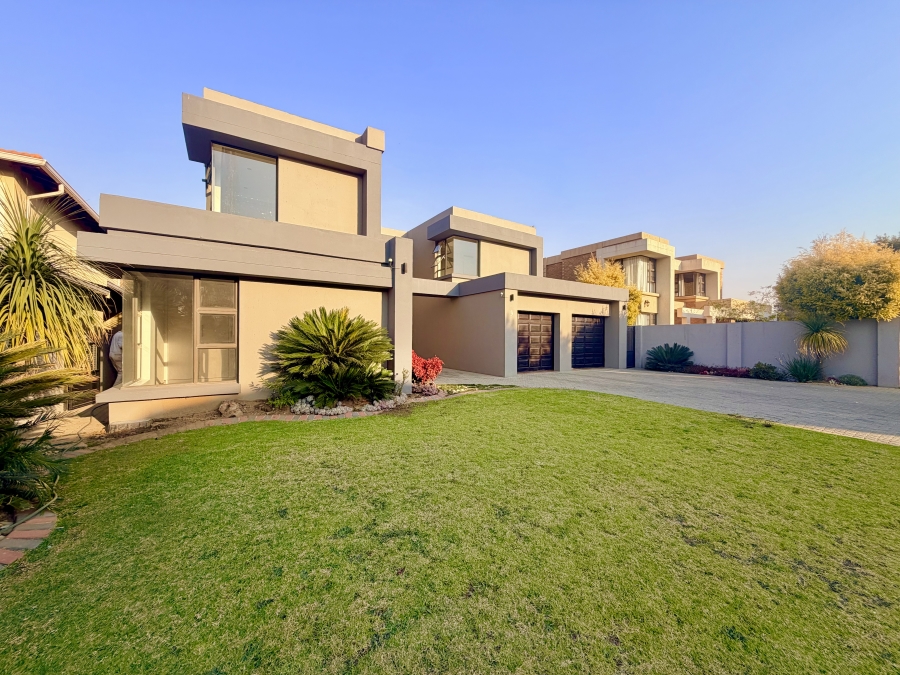 4 Bedroom Property for Sale in La Como Lifestyle Estate Gauteng