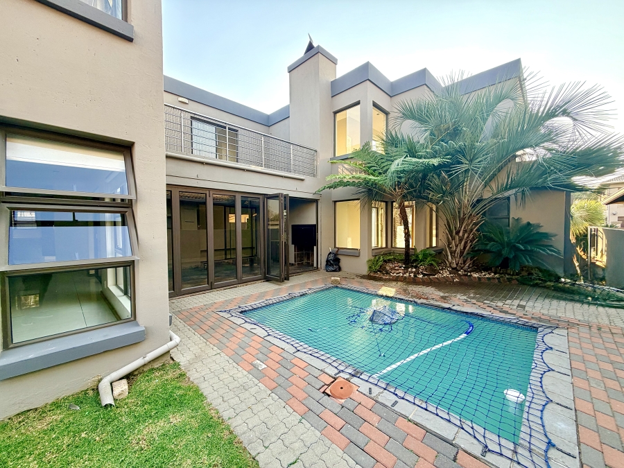 4 Bedroom Property for Sale in La Como Lifestyle Estate Gauteng