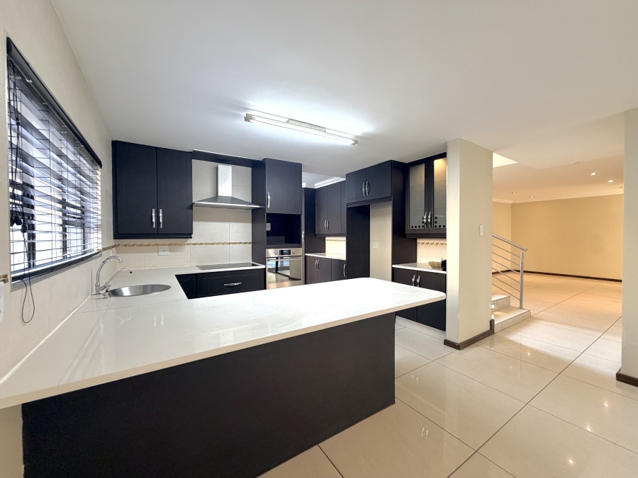 4 Bedroom Property for Sale in La Como Lifestyle Estate Gauteng