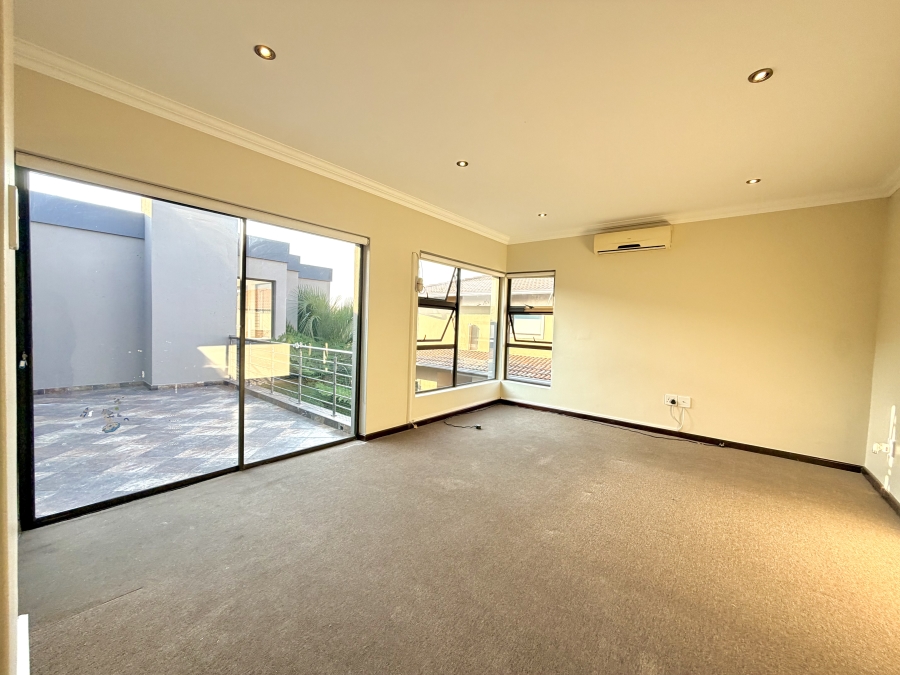 4 Bedroom Property for Sale in La Como Lifestyle Estate Gauteng