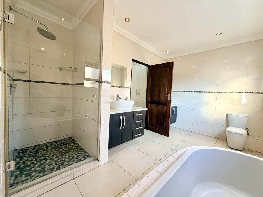 4 Bedroom Property for Sale in La Como Lifestyle Estate Gauteng