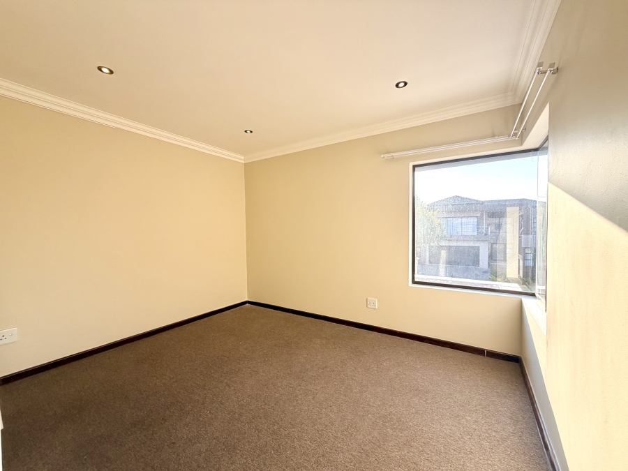 4 Bedroom Property for Sale in La Como Lifestyle Estate Gauteng