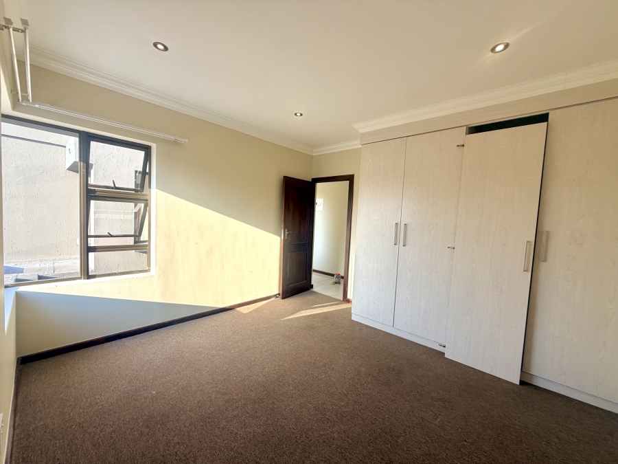 4 Bedroom Property for Sale in La Como Lifestyle Estate Gauteng