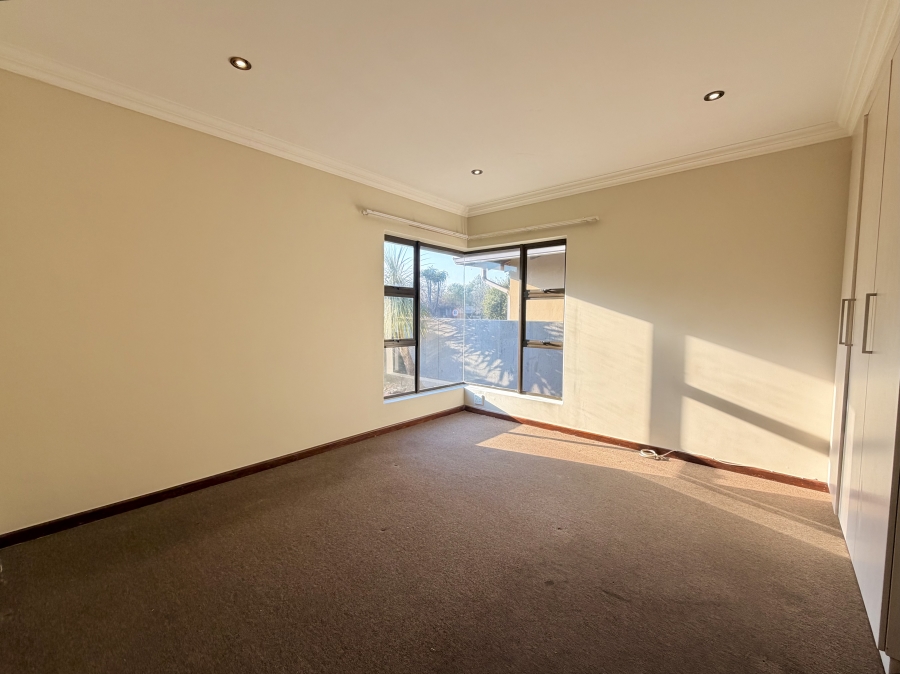 4 Bedroom Property for Sale in La Como Lifestyle Estate Gauteng