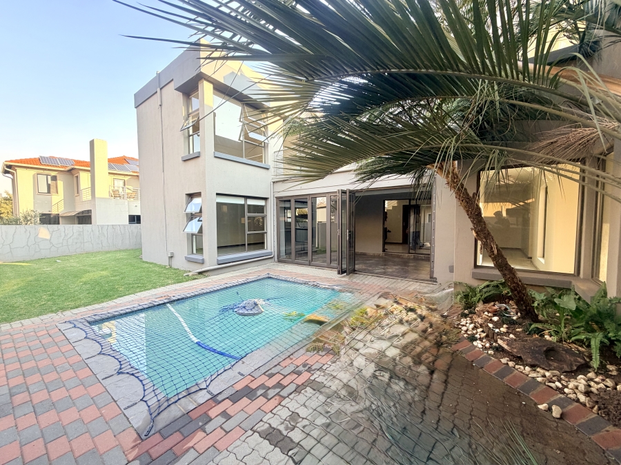 4 Bedroom Property for Sale in La Como Lifestyle Estate Gauteng