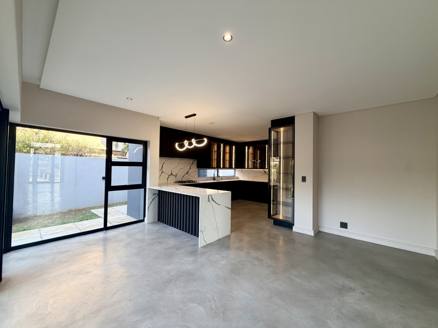 5 Bedroom Property for Sale in La Como Lifestyle Estate Gauteng