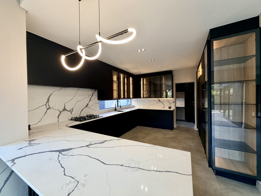 5 Bedroom Property for Sale in La Como Lifestyle Estate Gauteng