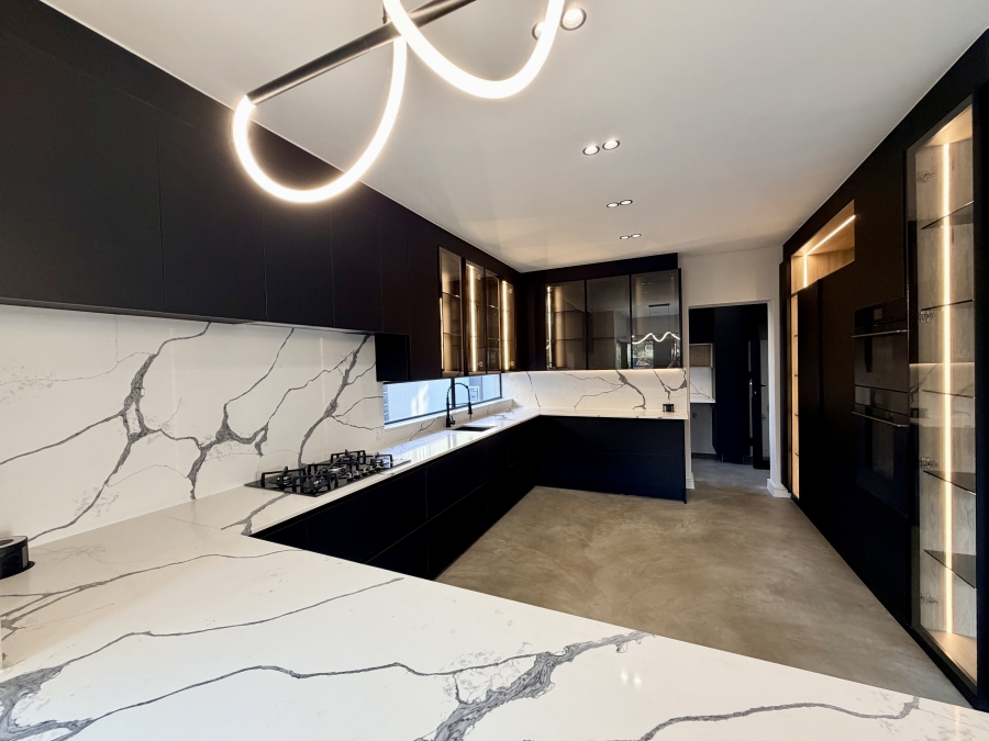 5 Bedroom Property for Sale in La Como Lifestyle Estate Gauteng