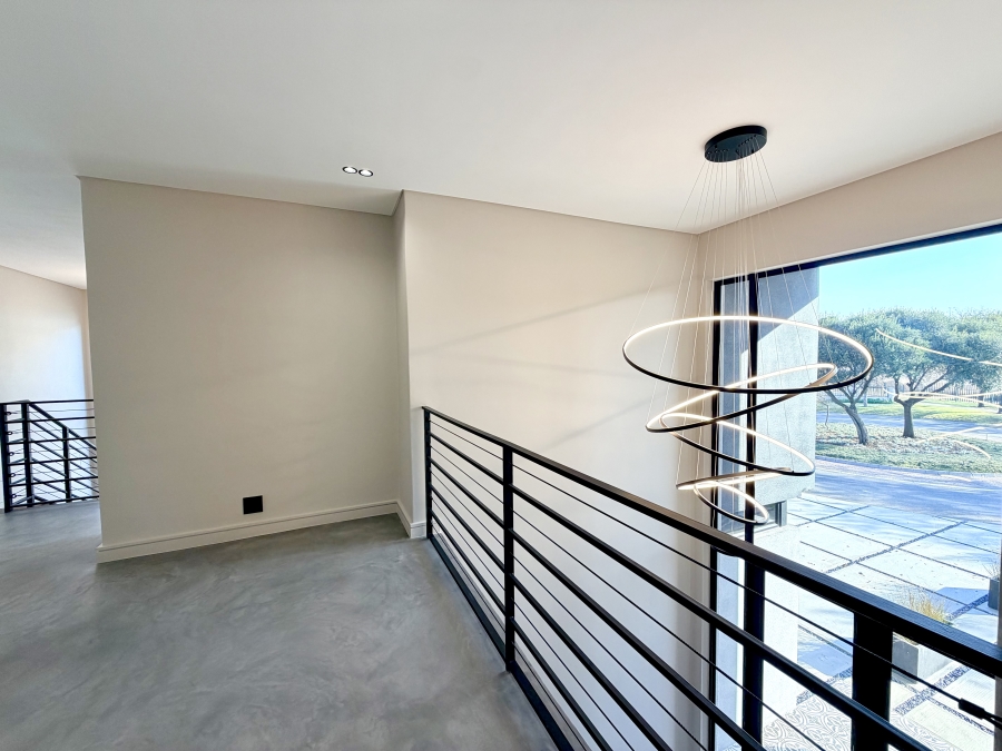 5 Bedroom Property for Sale in La Como Lifestyle Estate Gauteng