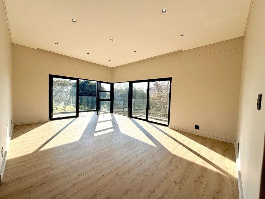 5 Bedroom Property for Sale in La Como Lifestyle Estate Gauteng