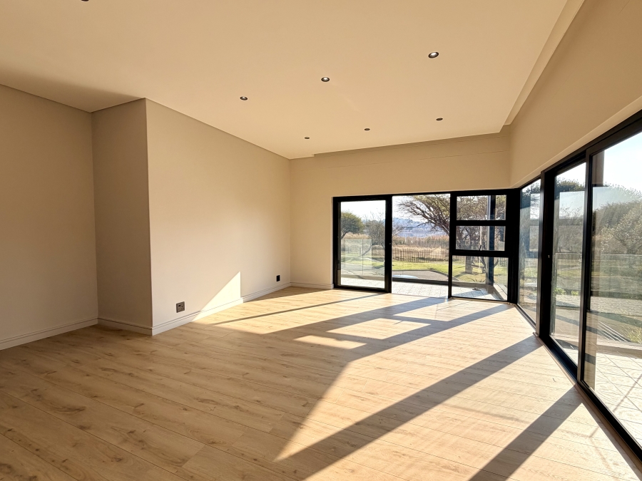 5 Bedroom Property for Sale in La Como Lifestyle Estate Gauteng