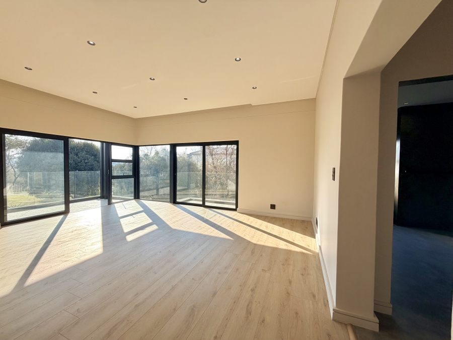 5 Bedroom Property for Sale in La Como Lifestyle Estate Gauteng