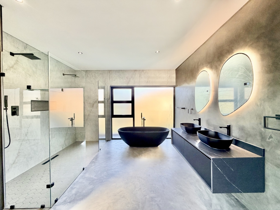 5 Bedroom Property for Sale in La Como Lifestyle Estate Gauteng