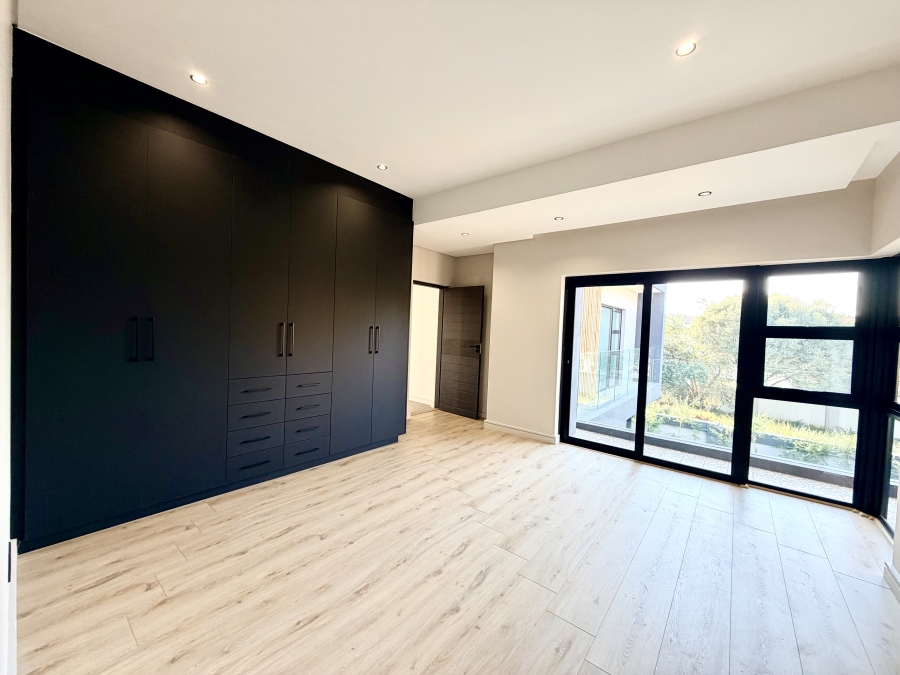 5 Bedroom Property for Sale in La Como Lifestyle Estate Gauteng