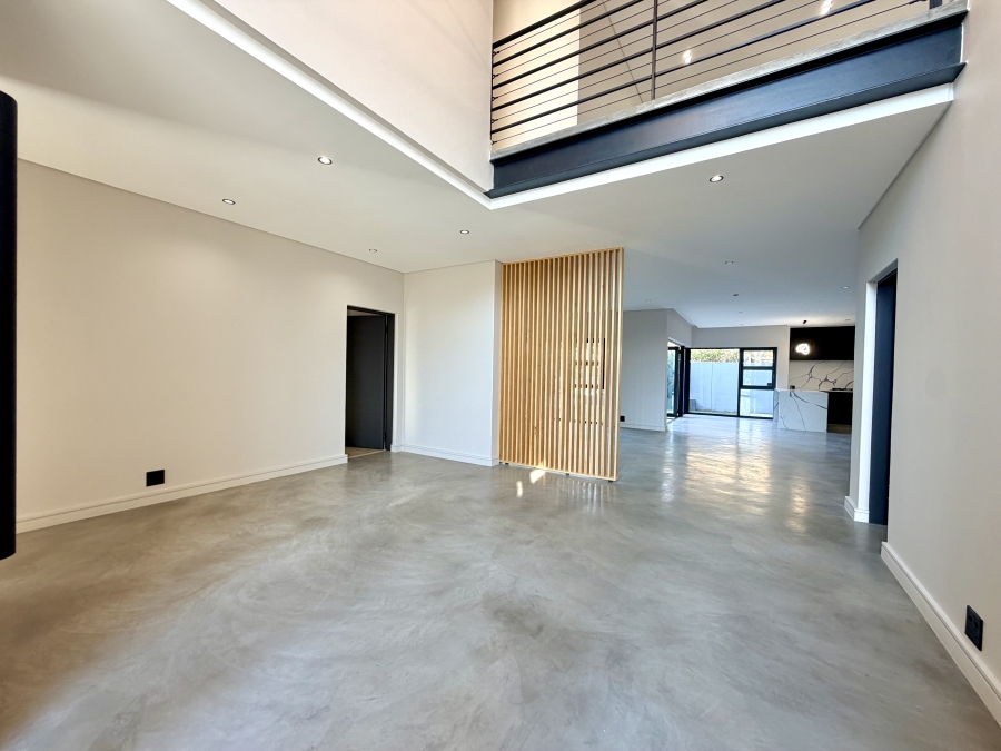 5 Bedroom Property for Sale in La Como Lifestyle Estate Gauteng