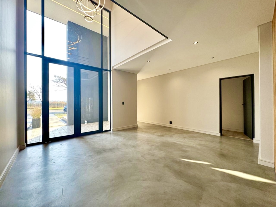 5 Bedroom Property for Sale in La Como Lifestyle Estate Gauteng