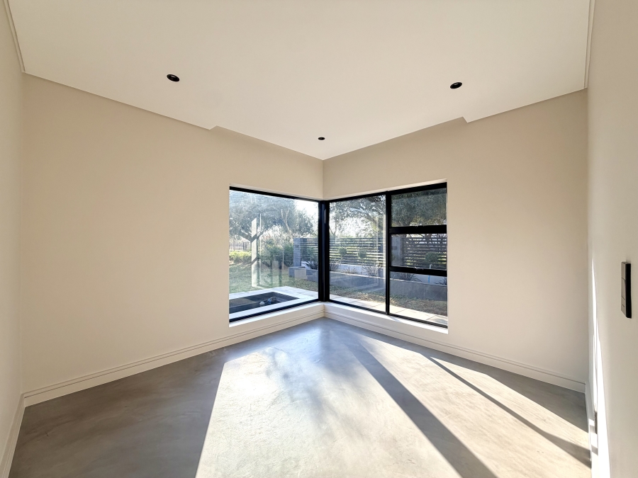 5 Bedroom Property for Sale in La Como Lifestyle Estate Gauteng