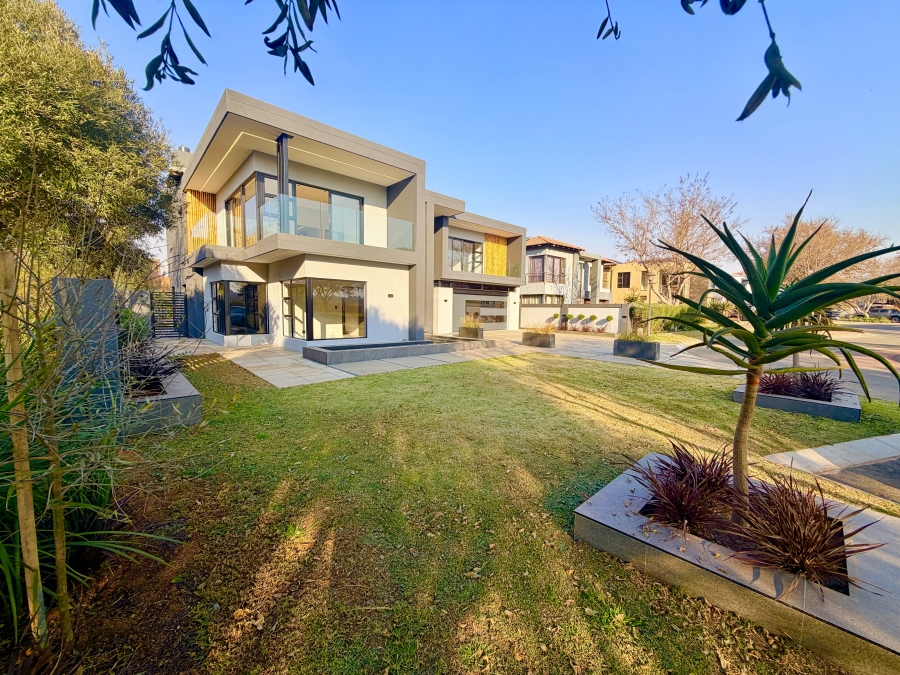 5 Bedroom Property for Sale in La Como Lifestyle Estate Gauteng