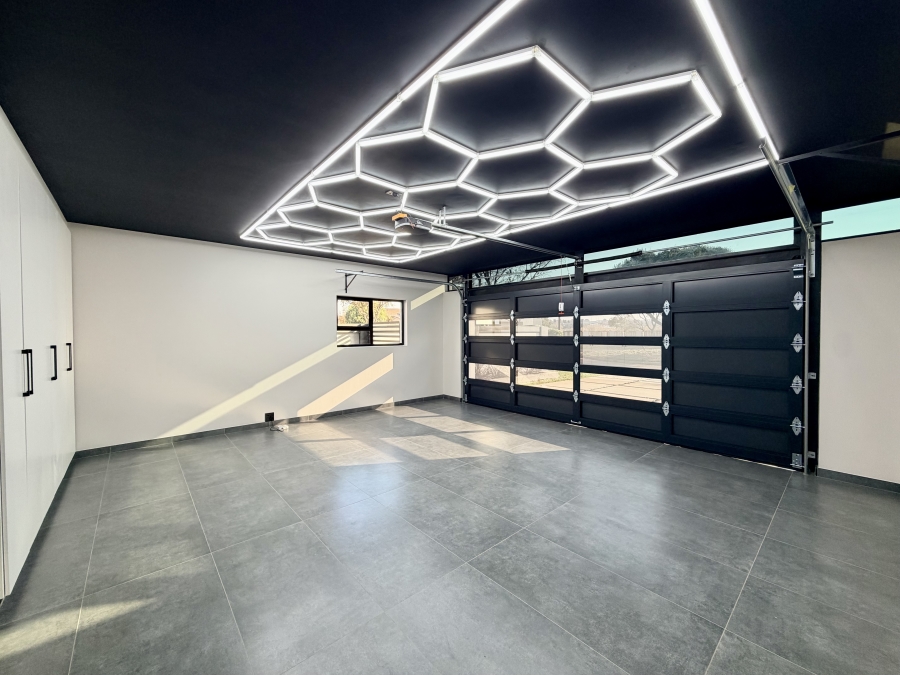 5 Bedroom Property for Sale in La Como Lifestyle Estate Gauteng