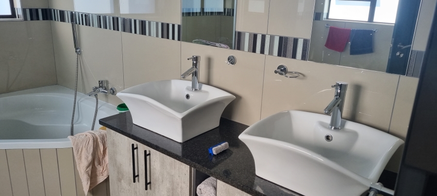 5 Bedroom Property for Sale in Montana Gauteng