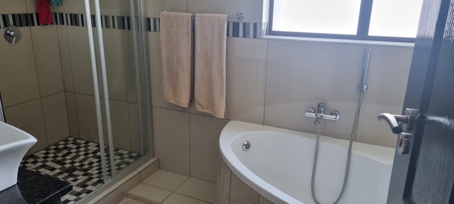 5 Bedroom Property for Sale in Montana Gauteng