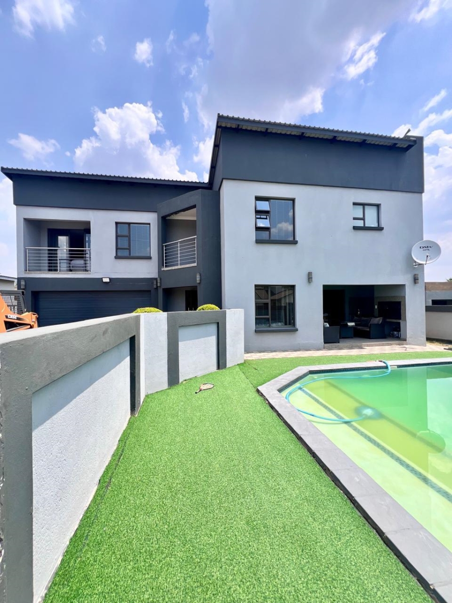 5 Bedroom Property for Sale in Montana Gauteng