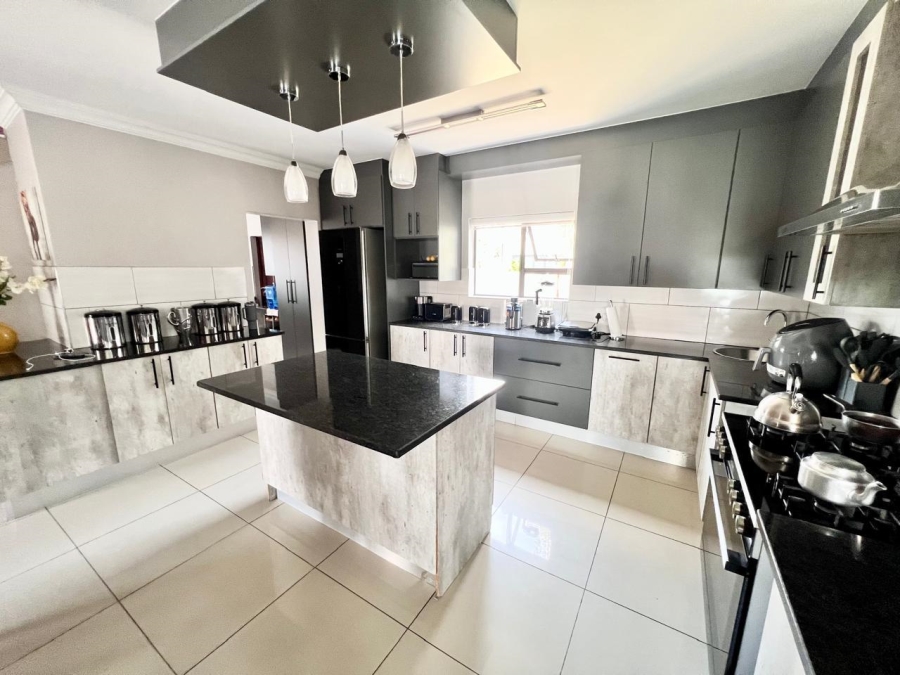 5 Bedroom Property for Sale in Montana Gauteng