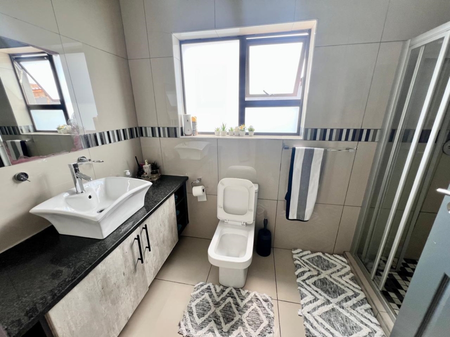 5 Bedroom Property for Sale in Montana Gauteng