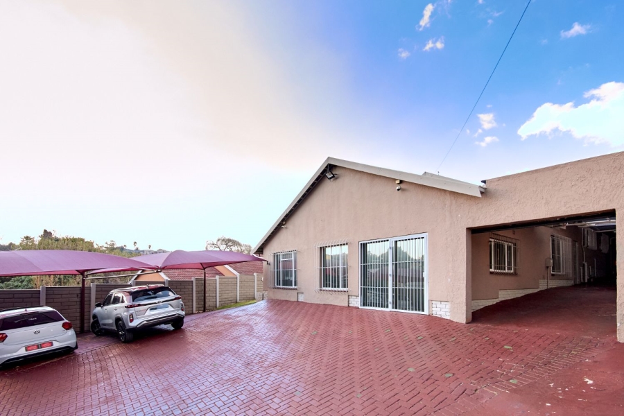 4 Bedroom Property for Sale in Discovery Gauteng
