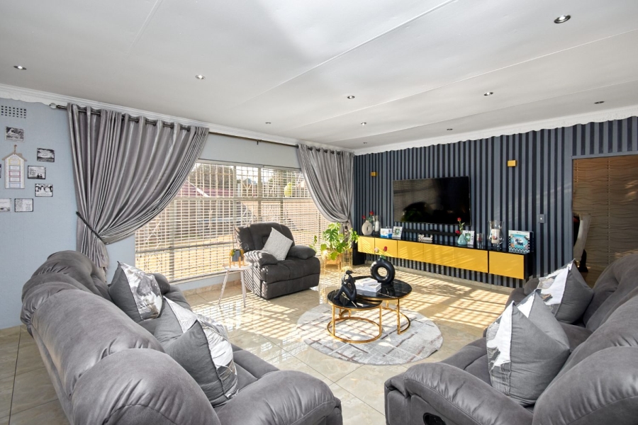 4 Bedroom Property for Sale in Discovery Gauteng