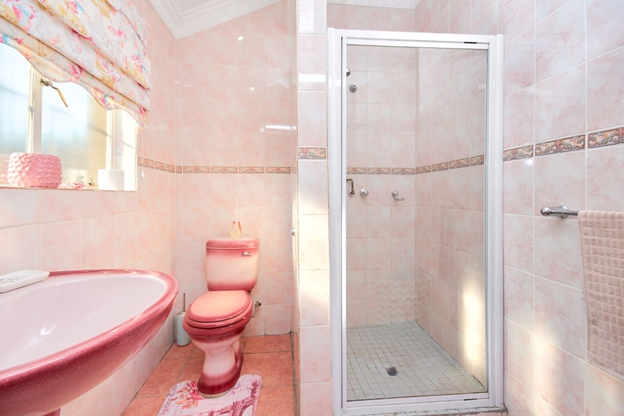 4 Bedroom Property for Sale in Discovery Gauteng