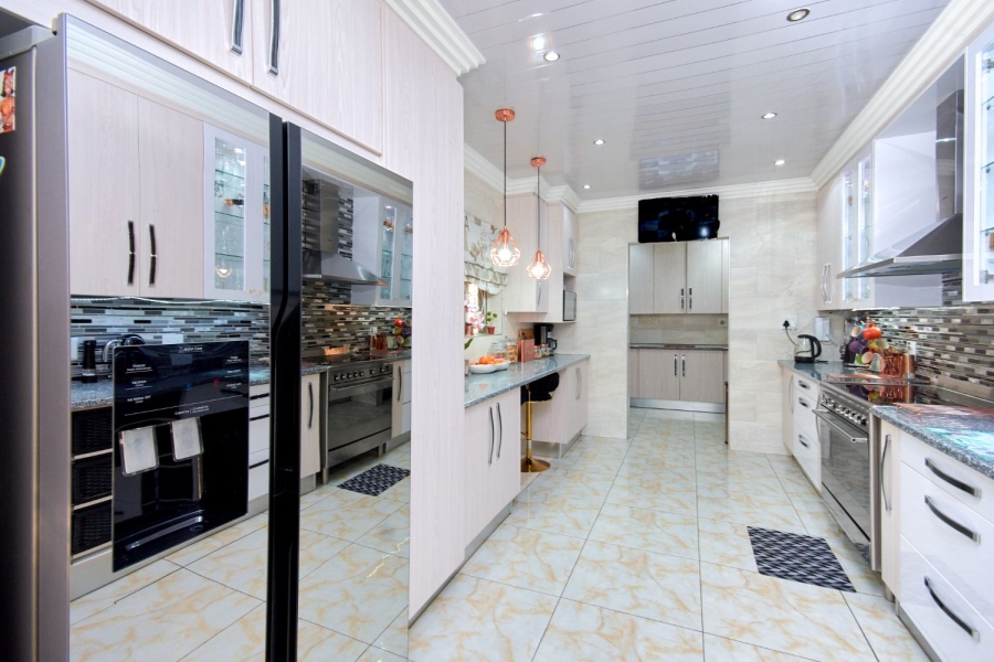 4 Bedroom Property for Sale in Discovery Gauteng