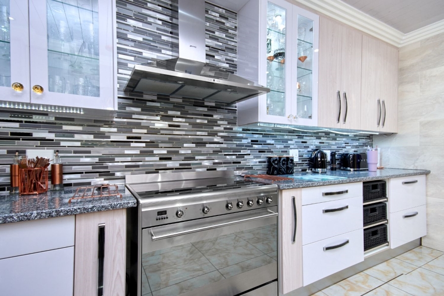 4 Bedroom Property for Sale in Discovery Gauteng
